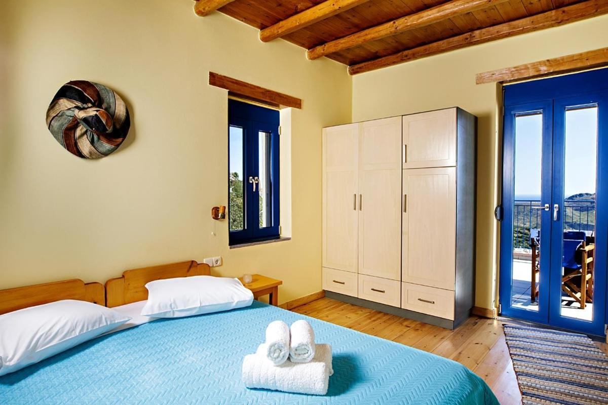 Mirthios-Hill Apartments بلاكاس المظهر الخارجي الصورة