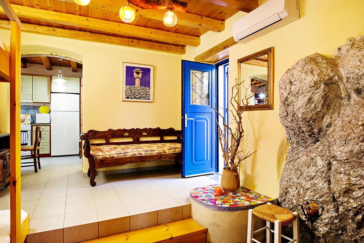 Mirthios-Hill Apartments بلاكاس المظهر الخارجي الصورة