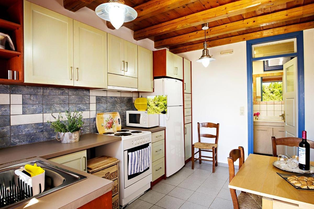 Mirthios-Hill Apartments بلاكاس المظهر الخارجي الصورة