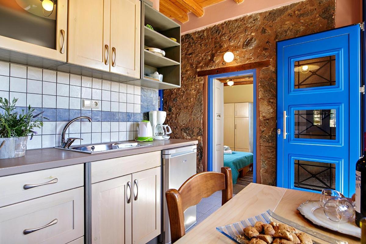 Mirthios-Hill Apartments بلاكاس المظهر الخارجي الصورة