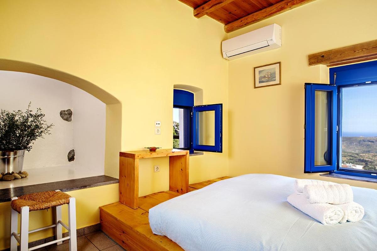 Mirthios-Hill Apartments بلاكاس المظهر الخارجي الصورة