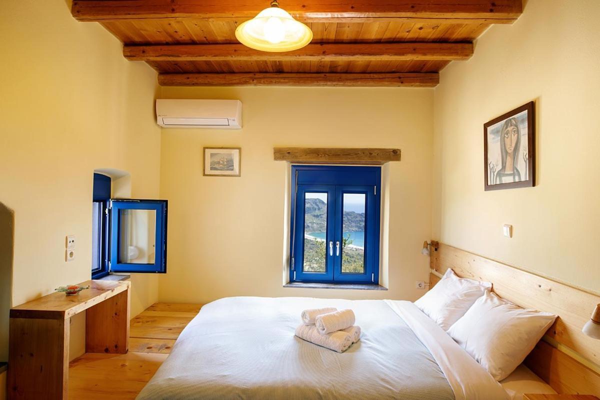 Mirthios-Hill Apartments بلاكاس المظهر الخارجي الصورة